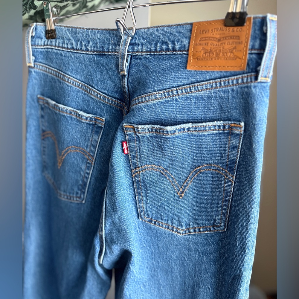 Levi's Ribcage Straight Ankle Jeans - Picture 5 of 8